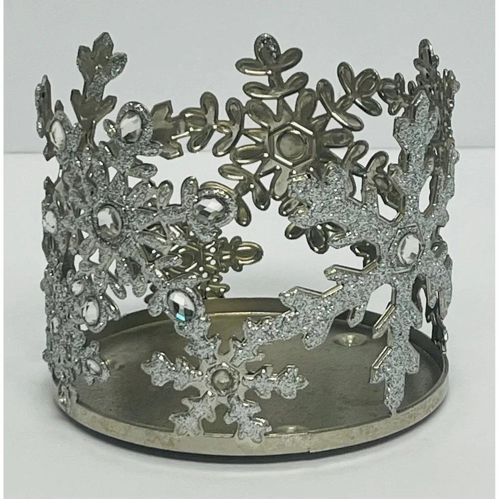 Bath & Body Works Silver Snowflake Glitter 3-Wick Candle Holder Pedestal Sleeve - Picture 3 of 7